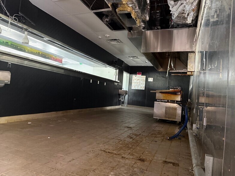 More Photos Of 5320 N Orange Blossom Trl, Orlando Restaurant For Sale