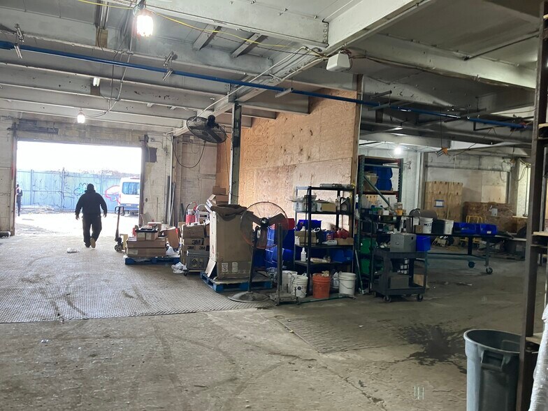 More Photos Of 27-21 51st St, Long Island City Warehouse For Lease