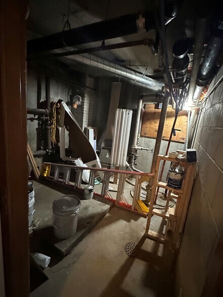 More Photos Of 2550 Wabash Ave, Saint Paul Warehouse For Lease
