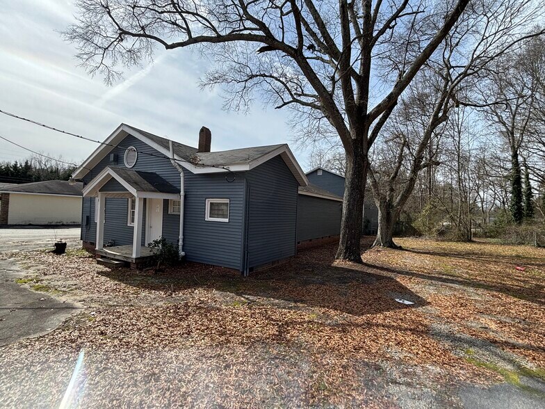 More Photos Of 1304 S Broad St, Monroe Flex For Lease