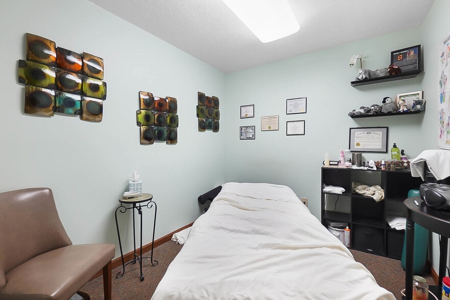 More Photos Of 860 E Franklin St, Dayton Medical For Sale