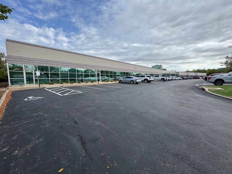 More Photos Of 7810-7900 NW 100th St, Kansas City Unknown For Lease