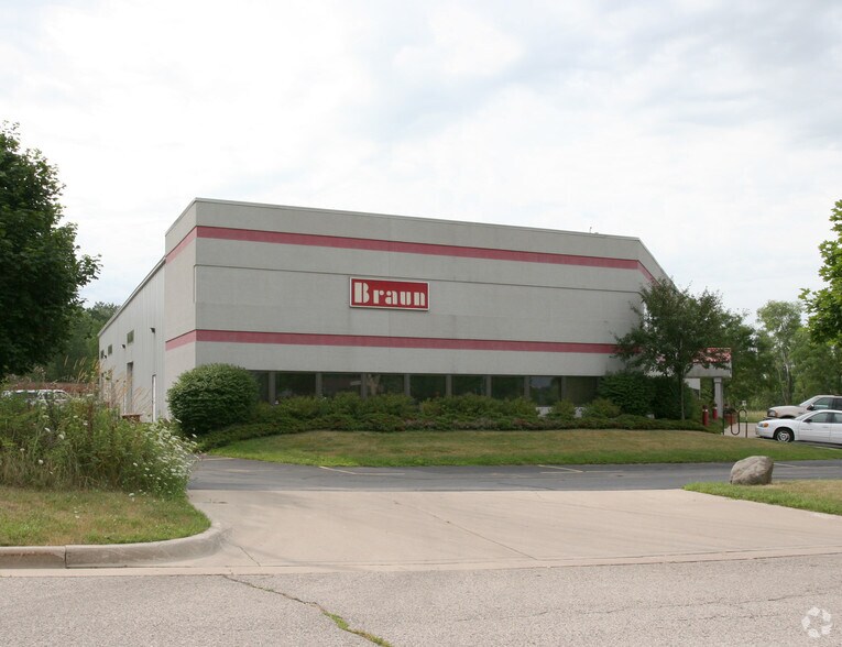 More Photos Of 2829 Royal Ave, Madison Warehouse For Lease