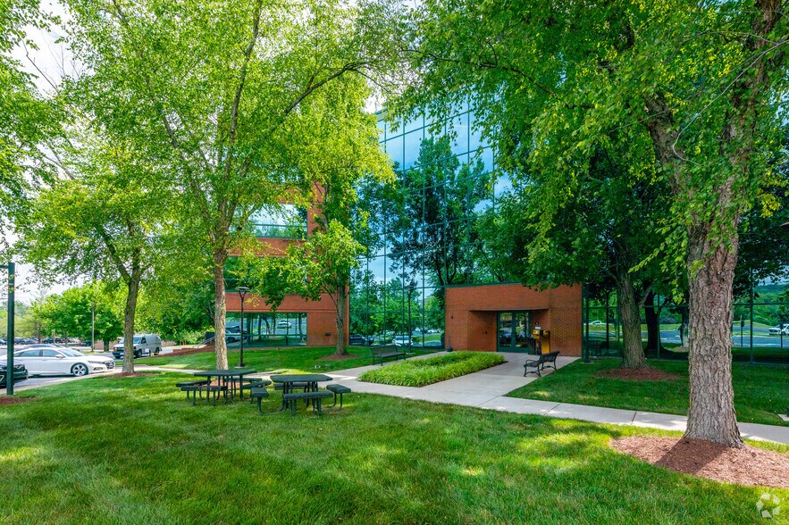 More Photos Of 5410 Maryland Way, Brentwood Unknown For Lease