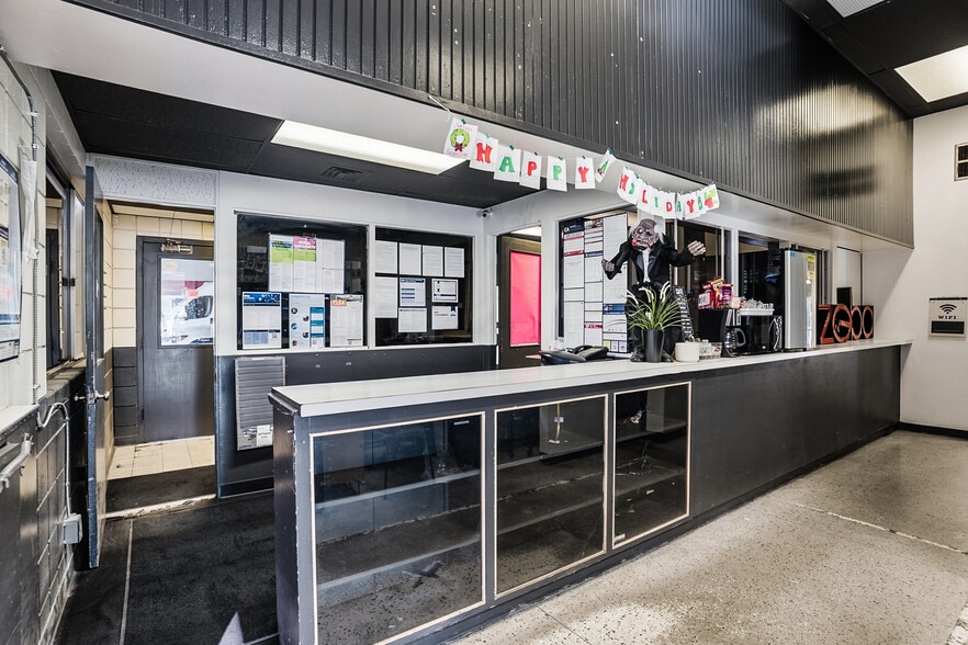 More Photos Of 3630 E Florida Ave, Hemet Auto Dealership For Sale