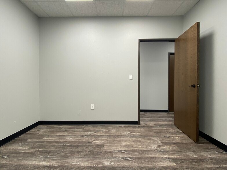 More Photos Of 7605 NW 79th Pl, Oklahoma City Industrial For Lease