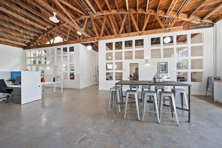 More Photos Of 3740 Motor Ave, Los Angeles Office For Lease