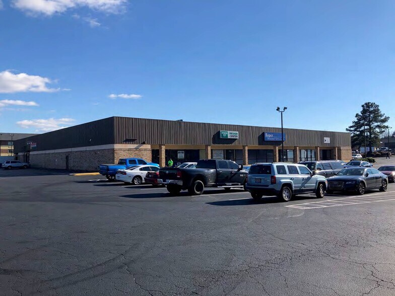 More Photos Of 125 Outlet Pointe Blvd, Columbia General Retail For Lease