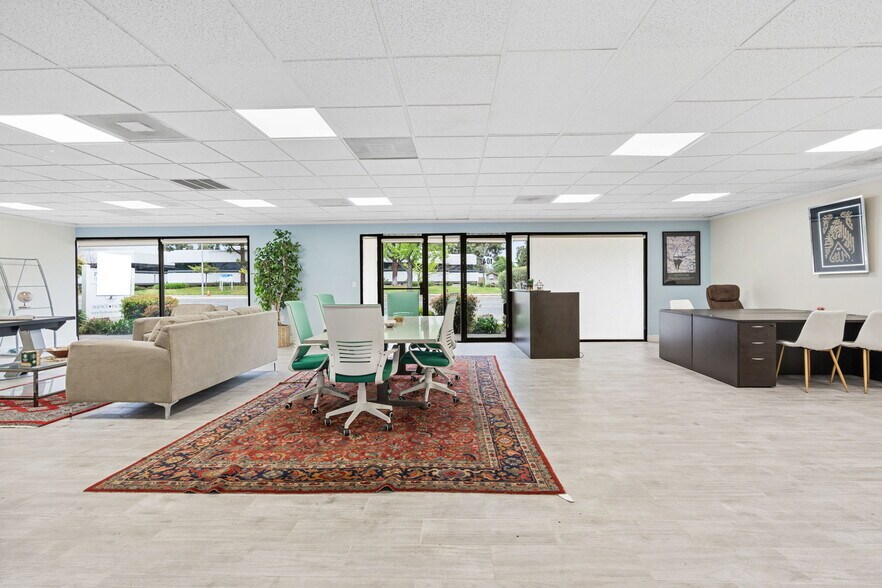 More Photos Of 1665 W Shaw Ave, Fresno Medical For Sale