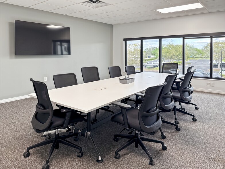 More Photos Of 6901 Professional Pky E, Sarasota Coworking Space