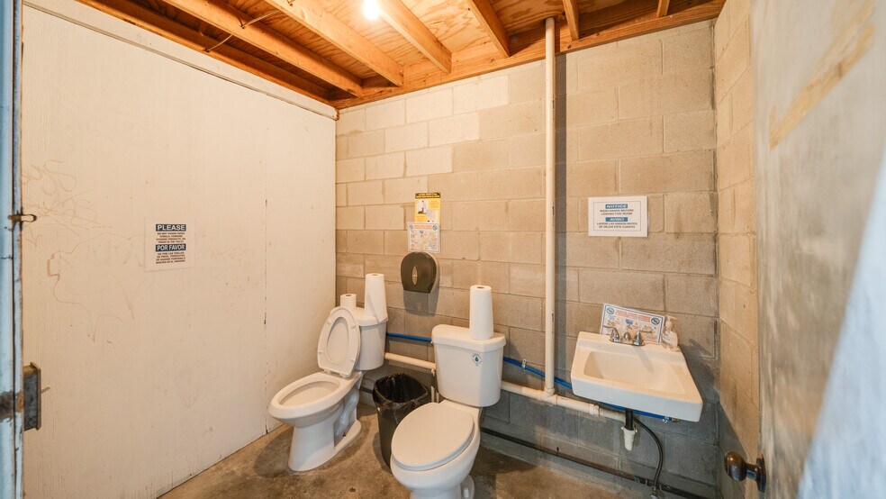 More Photos Of 2476 GA-76 Hwy, Adel Warehouse For Sale