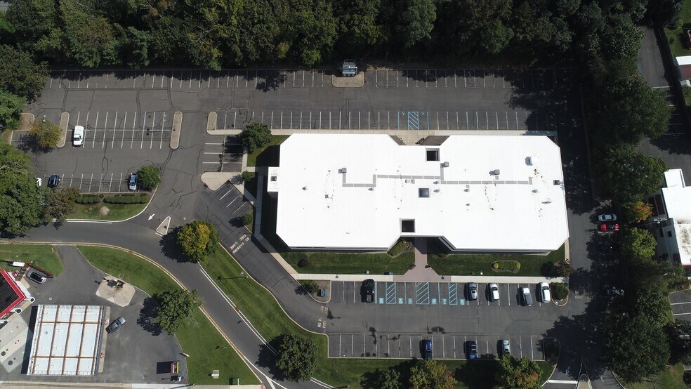 More Photos Of 225 State Highway 35, Red Bank Medical For Lease