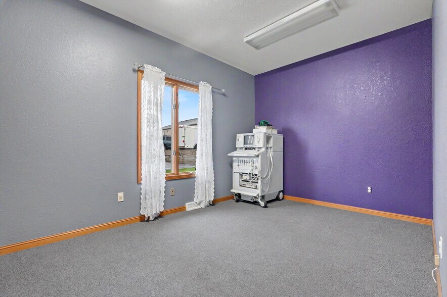 More Photos Of 819 Southwestern Run, Youngstown Medical For Sale