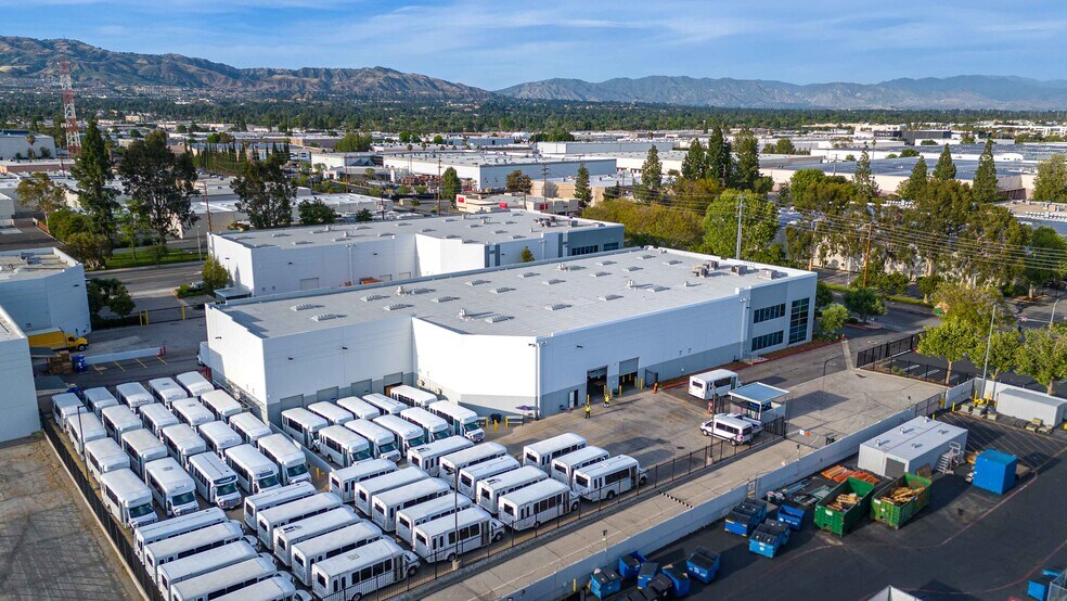 More Photos Of 9031 N Lurline Ave, Chatsworth Distribution For Lease