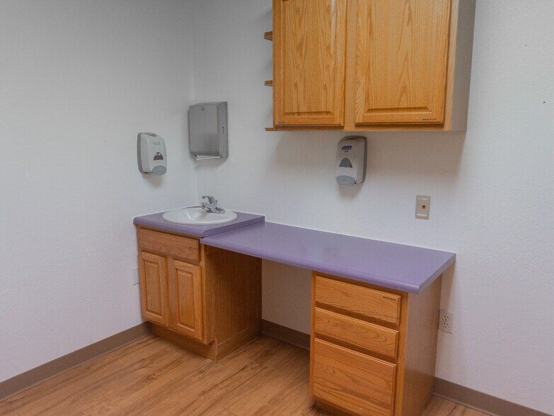 More Photos Of 1604 2nd Ave, Council Bluffs Office For Sale