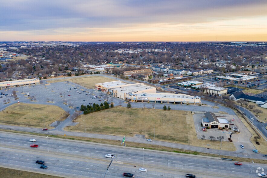 More Photos Of 5302-5636 E Skelly Dr, Tulsa Unknown For Lease