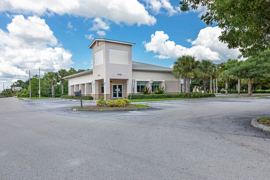 More Photos Of 15080 N Cleveland Ave, North Fort Myers Bank For Lease