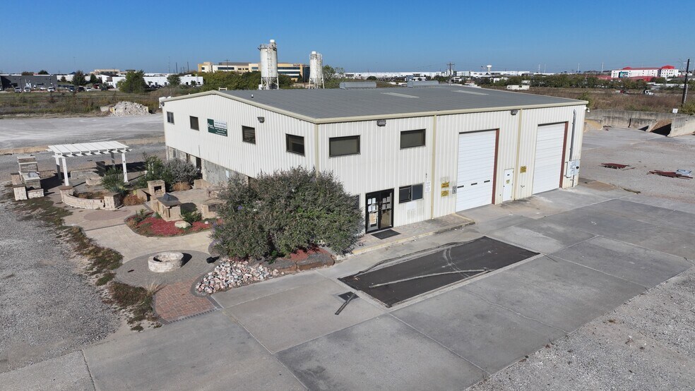More Photos Of 2725 Prestige Rd, Fort Worth Warehouse For Lease