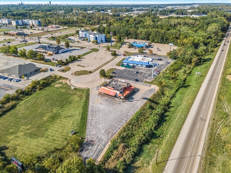 More Photos Of 3241 Horizon Dr, Springfield Restaurant For Sale