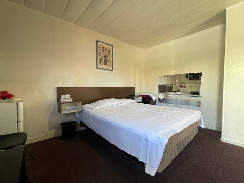 More Photos Of 9029 San Fernando Rd, Sun Valley Hotel For Sale