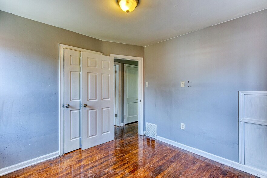 More Photos Of 12014 Duchess St, Detroit Flex For Sale
