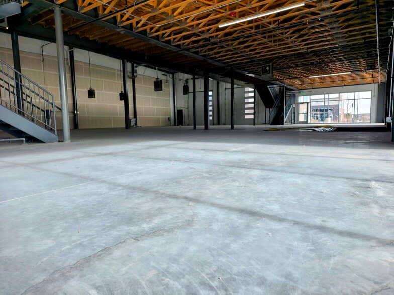 More Photos Of 13833 E Briarwood Ave, Centennial Light Distribution For Sale