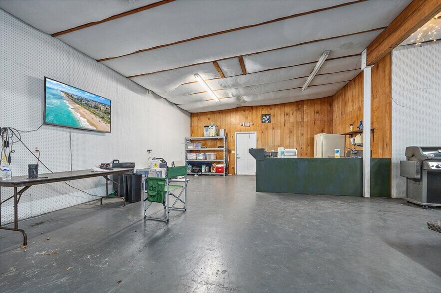 More Photos Of 551625 Us-1, Hilliard Freestanding For Sale