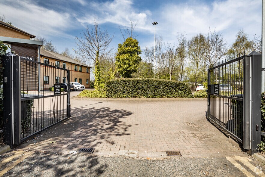 More Photos Of 170 Elland Rd, Leeds Coworking Space