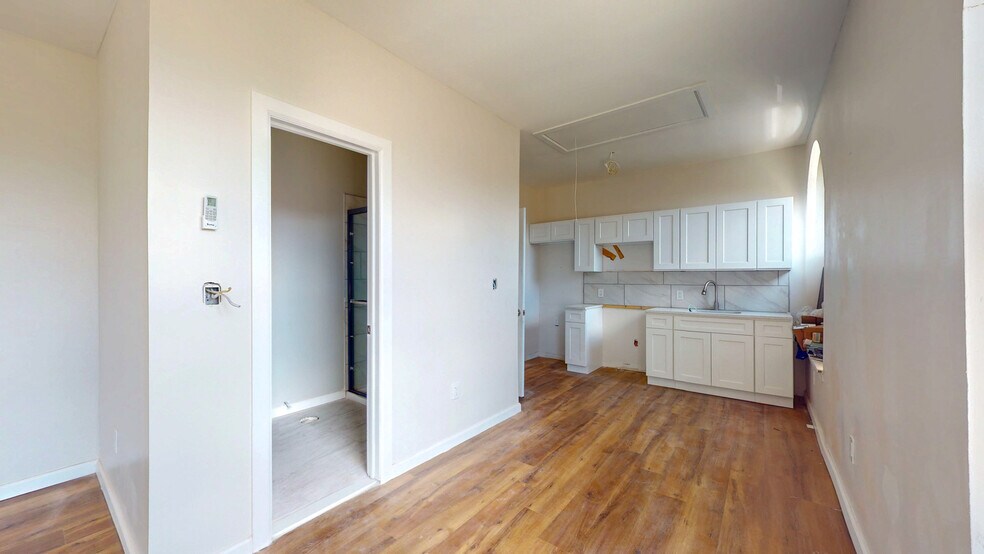 More Photos Of 68 Center St, Waterbury Storefront Retail Residential For Sale