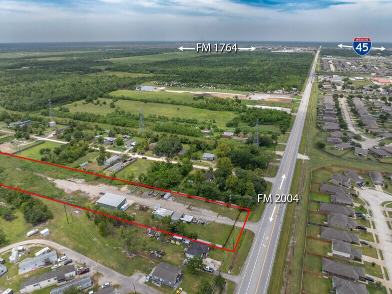 More Photos Of 5320 FM 2004 Rd, Hitchcock Warehouse For Lease