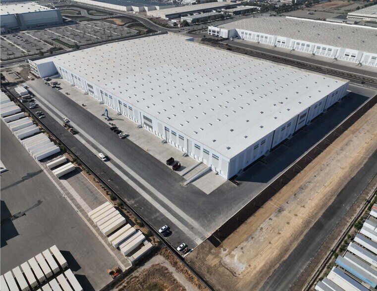 More Photos Of 1269 E Grant Line Rd, Tracy Distribution For Lease