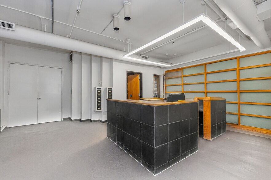 More Photos Of 49 W 24th St, New York Loft Creative Space For Sale