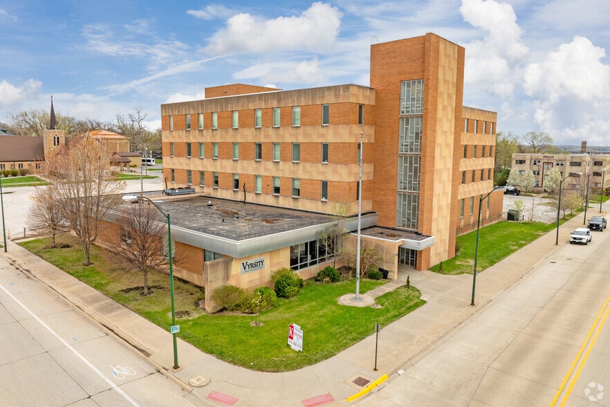 Primary Photo Of 205 S 8th St, Fort Dodge Office For Sale