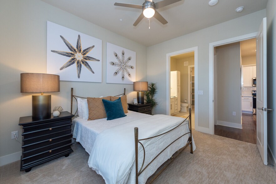 More Photos Of 2200 Carl D Silver Pky, Fredericksburg Apartments For Lease