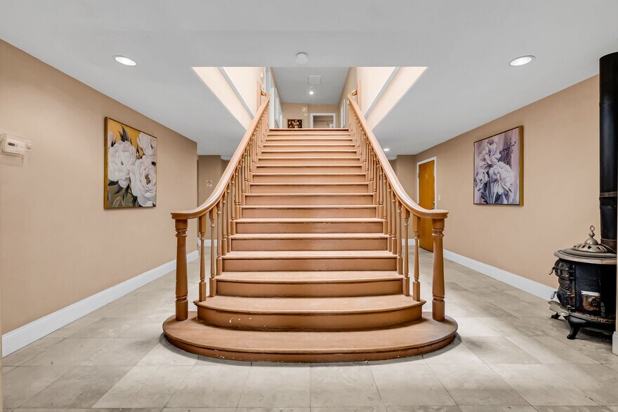 More Photos Of 1029 Tennessee St, Vallejo Storefront For Lease