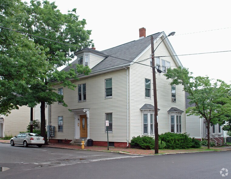 Primary Photo Of 80 Wilson St, Portland Apartments For Sale