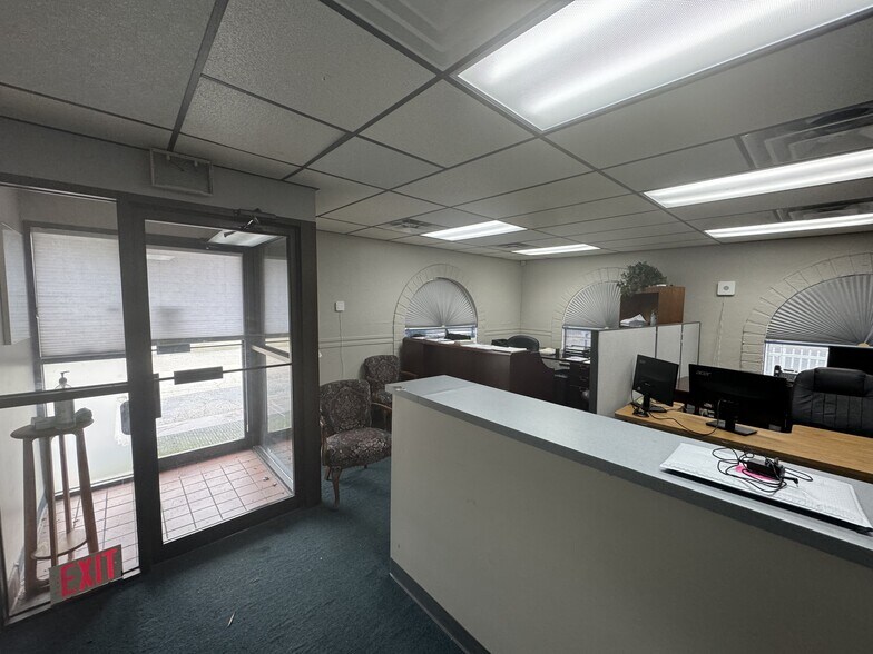 More Photos Of 4228 Blanding Blvd, Jacksonville Storefront Retail Office For Sale