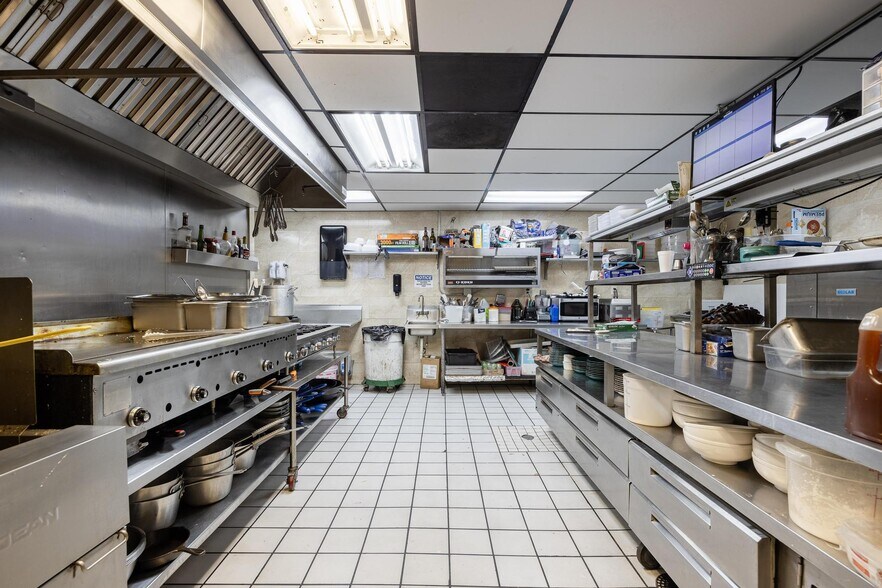 More Photos Of 93 S Hall St, LaBelle Restaurant For Sale