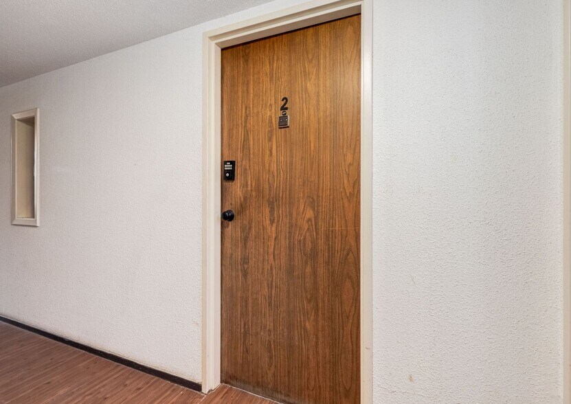 More Photos Of 120 29 Ave, Calgary Apartments For Sale