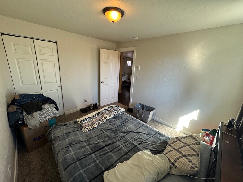 More Photos Of 2908 NW Canal Blvd, Redmond Specialty For Sale