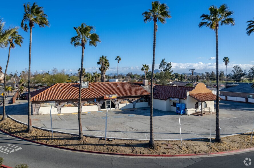 Primary Photo Of 114 E 11th St, Perris Restaurant For Sale