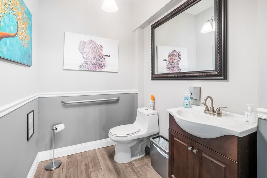 More Photos Of 6600 Pembroke Rd, Pembroke Pines Office For Sale