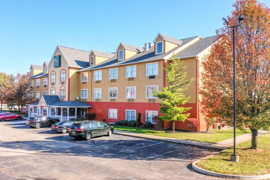 More Photos Of 2463 E Sharon Rd, Cincinnati Hotel For Sale