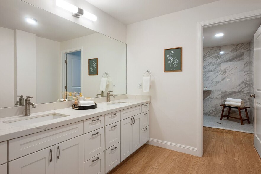 More Photos Of 4-4A Card Alley, San Francisco Apartments For Sale