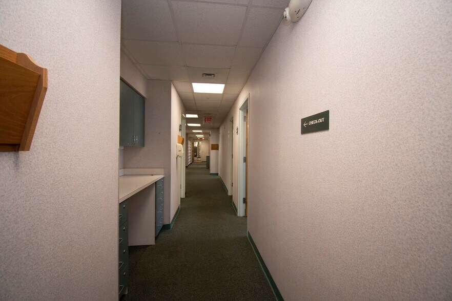 More Photos Of 2525 Harbor Blvd, Port Charlotte Medical For Lease