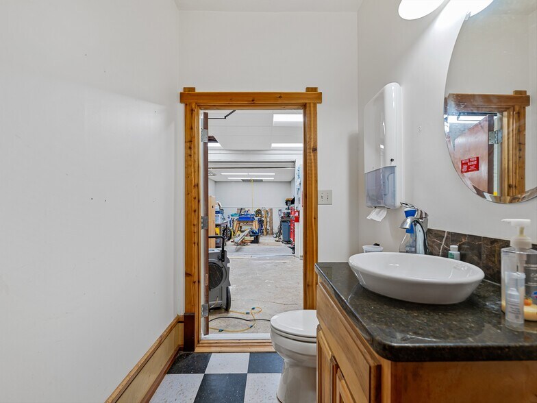 More Photos Of 39 Brookside Cir, Candler Warehouse For Sale