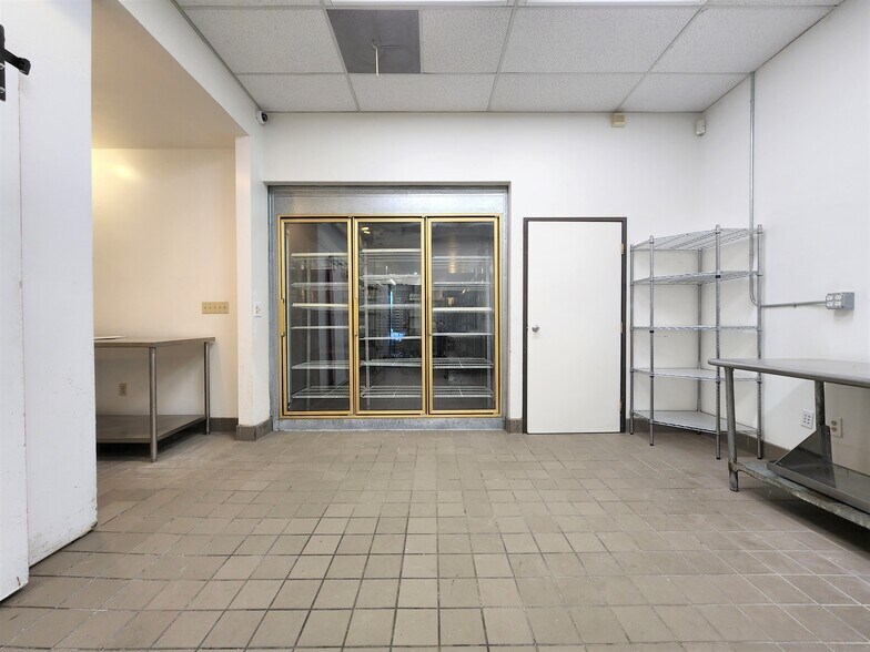 More Photos Of 1066-1070 S Fairfax Ave, Los Angeles Restaurant For Lease