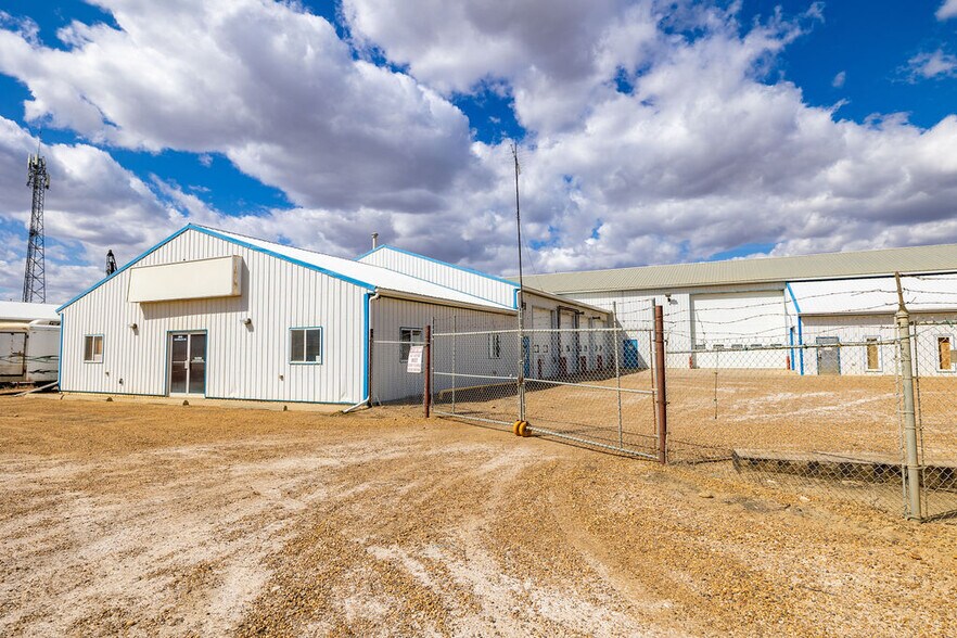 More Photos Of 800 S Railway Ave W, Drumheller Industrial For Lease