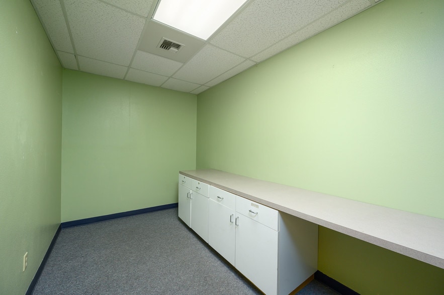 More Photos Of 2260-2270 NE McDaniel Ln, Mcminnville Medical For Lease