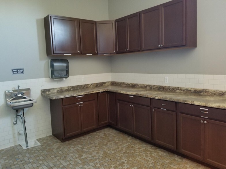 More Photos Of 2251 N Greenville Ave, Richardson Freestanding For Sale